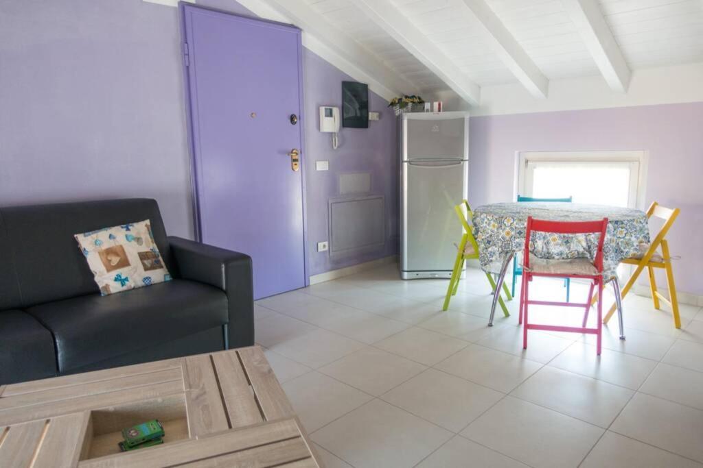 Apartment Viole, Cozy Attic Set In The Old Town Next To The Lake Arona Exterior photo